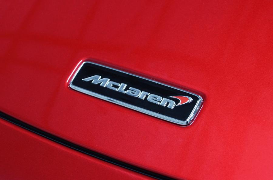 Логотип McLaren 720S Performance 2018 года  (фото 29 из 60)